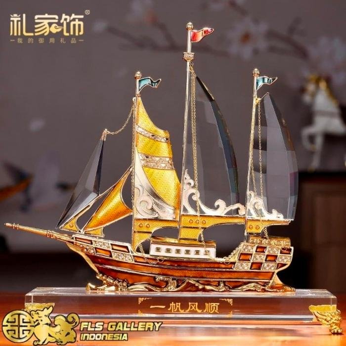 Yi Fan Feng Shun Kristal M