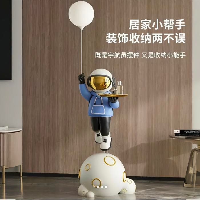 8digits8 Astronaut holder lamp 50x51x150cm