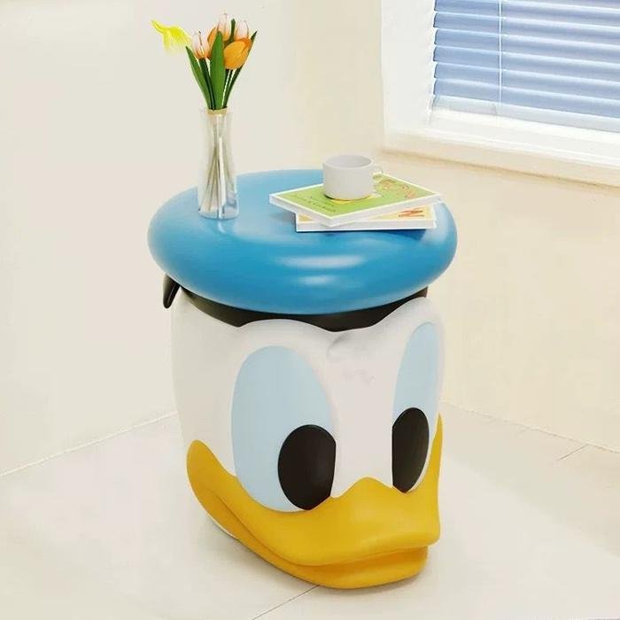 Donald Duck Side Table 32x35cm